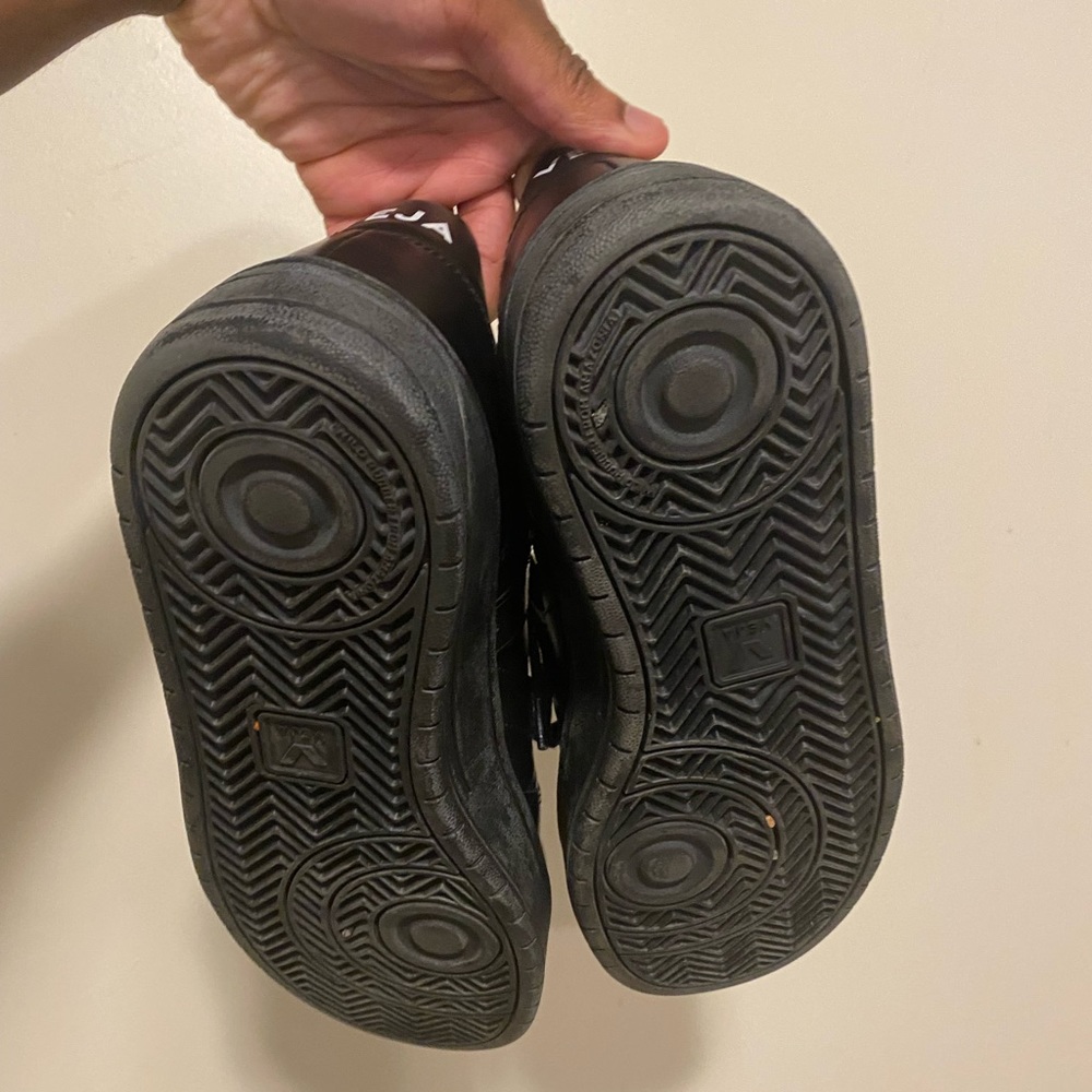 Men's V-10 Bastille Vegan Leather Sneakers - Picture 4 of 5